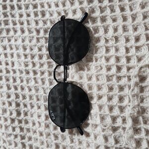 Polarized rayban sunglasses.